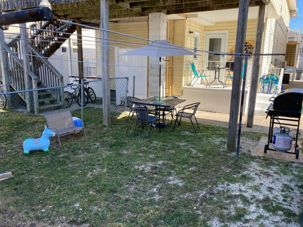 144 EAST AVENUE UNIT 2 WILDWOOD SUMMER VACATION RENTALS at